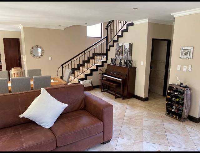 4 BEDROOM HOUSE FOR SALE IN STERREWAG